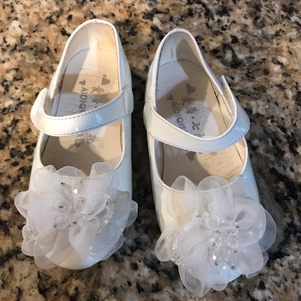 👶 Boutique White Dress Shoes